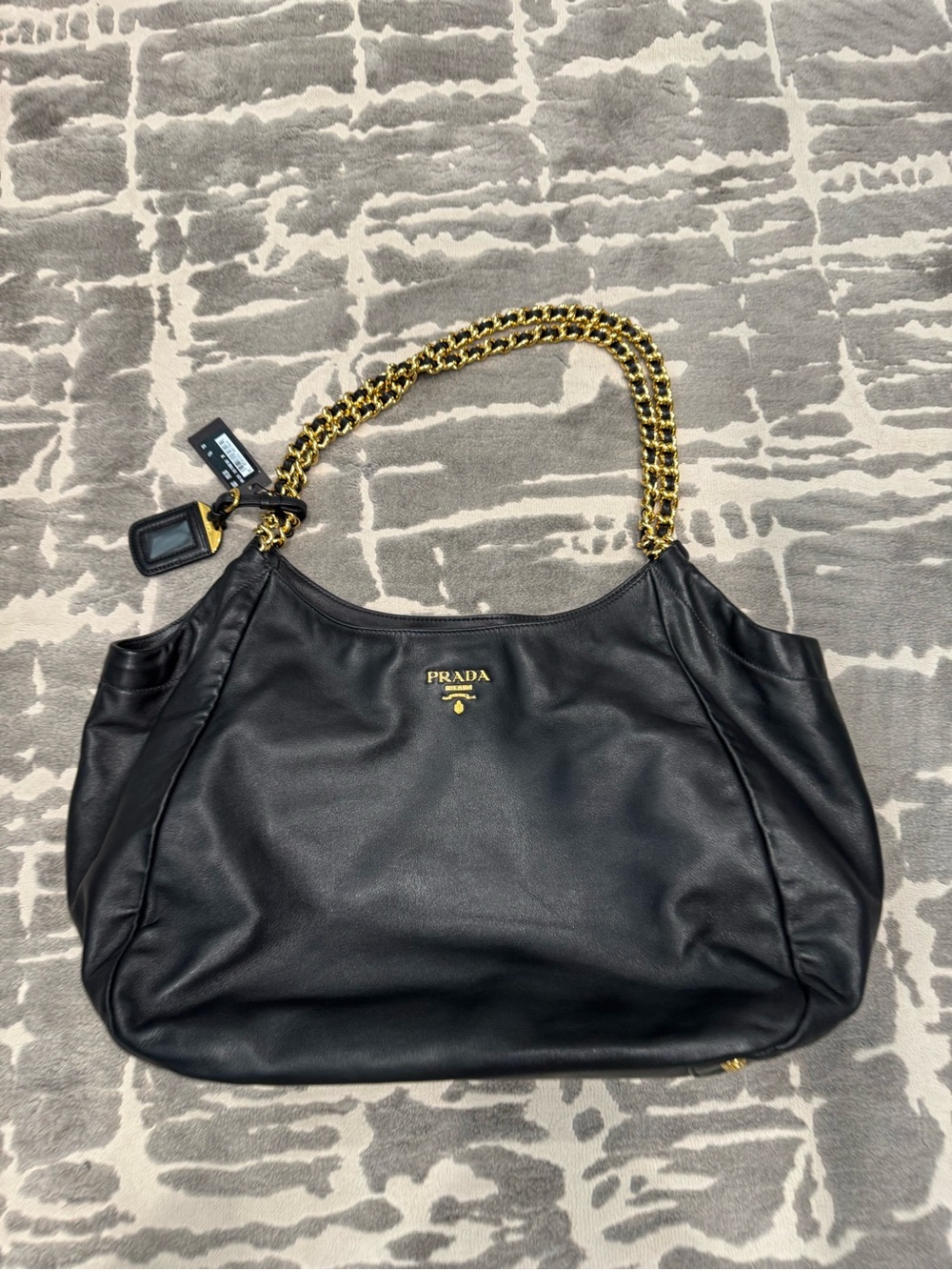 PRADA
Baltico Soft Calfskin Leather Chain Tote Bag BR4826 used - Picture 3 of 17